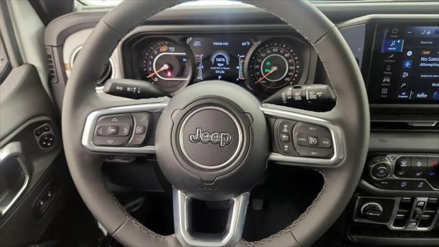 2025 Jeep Wrangler 4-Door Sahara 4x4