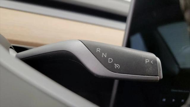 2022 Tesla Model 3 Rear-Wheel Drive