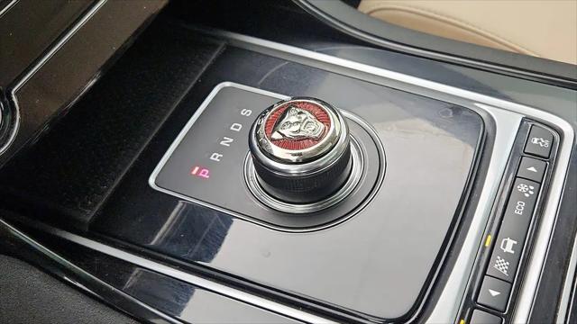 2017 Jaguar XE 25t