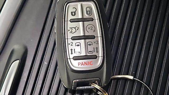 2023 Chrysler Pacifica Hybrid Touring L