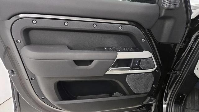 2024 Land Rover Defender 110 P300