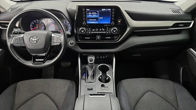 2020 Toyota Highlander LE