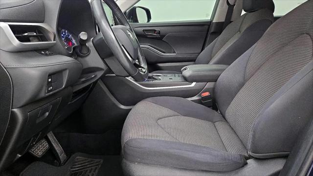 2020 Toyota Highlander LE