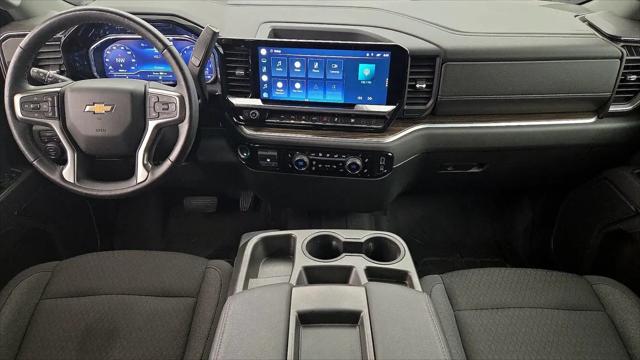 2022 Chevrolet Silverado 1500 4WD Crew Cab Standard Bed LT