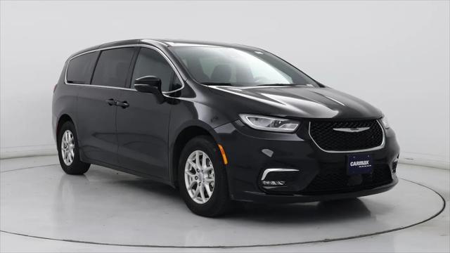 2025 Chrysler Pacifica Select for sale in Bakersfield, CA