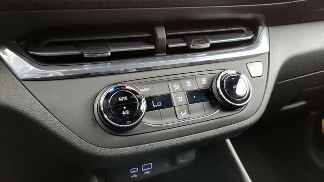 2025 Buick NV Preferred FWD