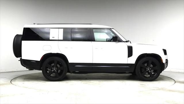 2024 Land Rover Defender 130 P400 X-Dynamic SE