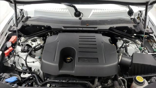 2024 Land Rover Defender 130 P400 X-Dynamic SE