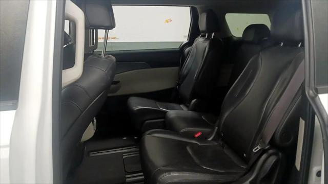 2022 Kia Carnival MPV LX Seat Package