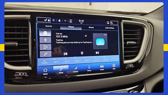 2025 Chrysler Pacifica Select
