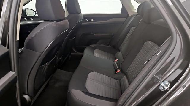 2025 Kia K5 LXS