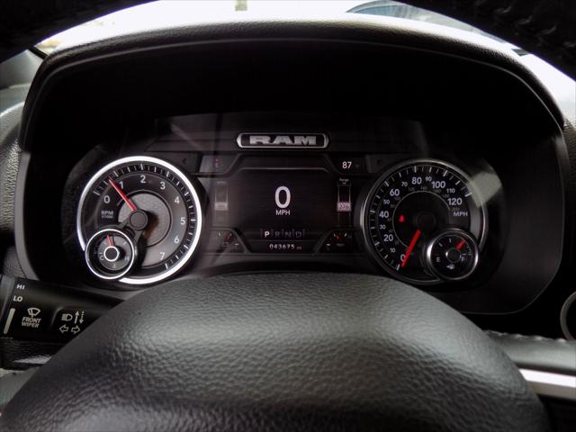 2022 Ram 1500 Big Horn Crew Cab 4x4 5'7" Box