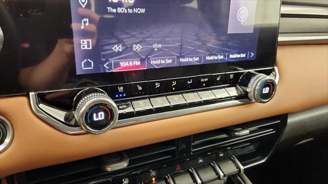 2025 GMC Canyon 4WD AT4