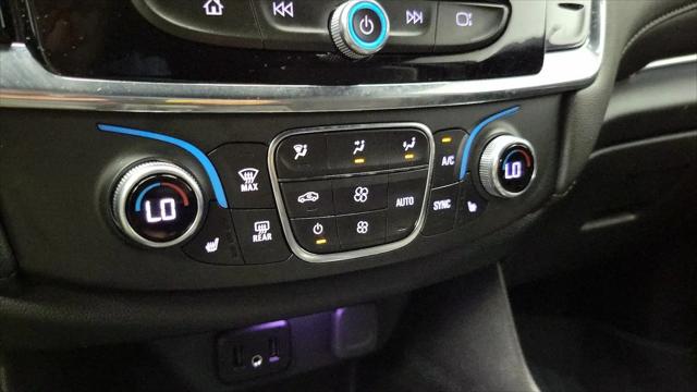 2023 Chevrolet Traverse AWD LT Cloth