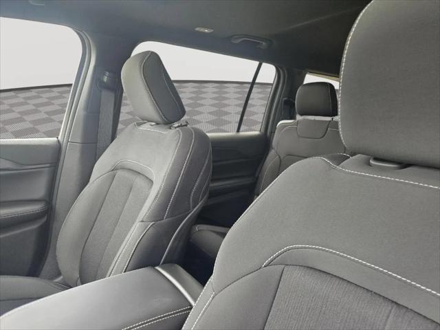 2026 Jeep Grand Cherokee L Altitude 4x4