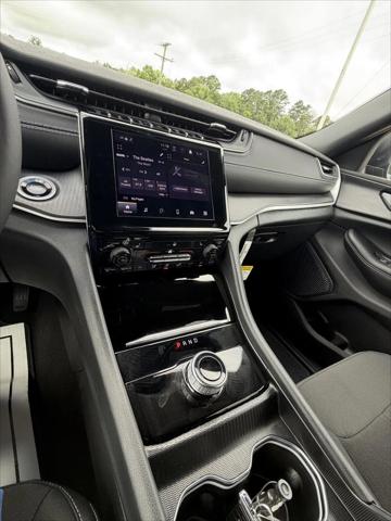 2026 Jeep Grand Cherokee Altitude 4x2