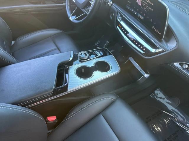 2024 Cadillac iQ Tech w/1SA