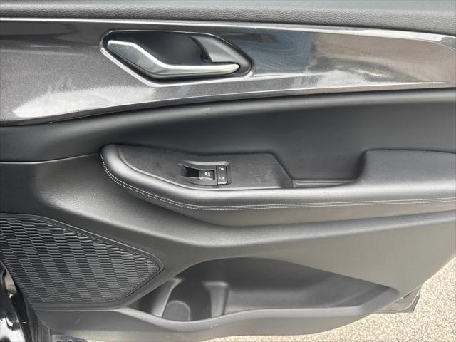 2023 Jeep Grand Cherokee Laredo 4x2