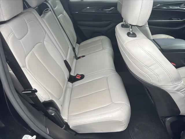 2023 Jeep Grand Cherokee Laredo 4x2