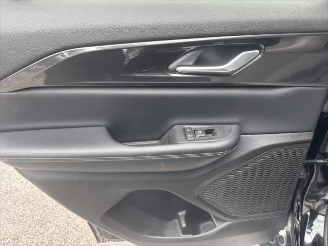 2023 Jeep Grand Cherokee Laredo 4x2