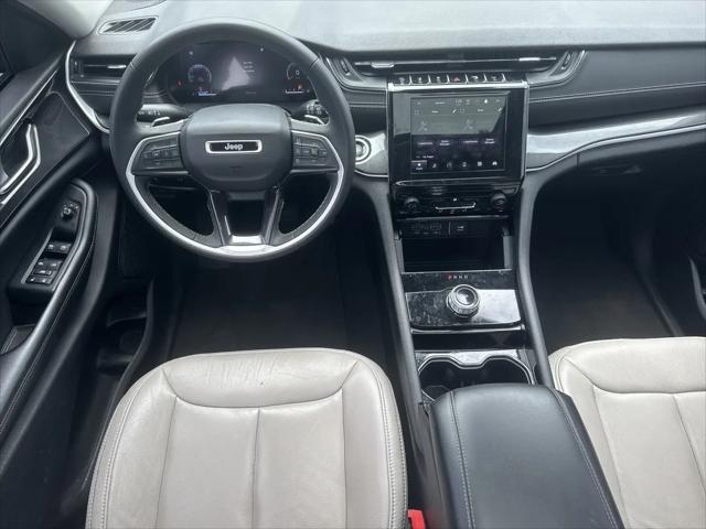 2023 Jeep Grand Cherokee Laredo 4x2