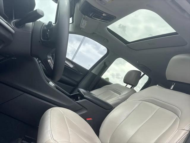 2023 Jeep Grand Cherokee Laredo 4x2