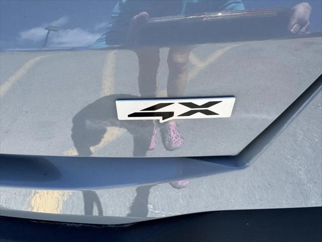 2025 Kia Sorento X-Line EX