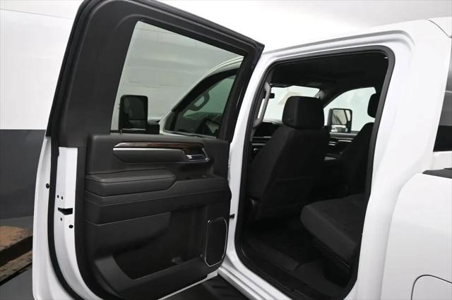 2025 GMC Sierra 2500HD 4WD Crew Cab Standard Bed SLE