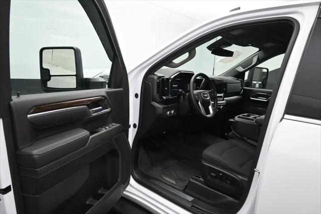 2025 GMC Sierra 2500HD 4WD Crew Cab Standard Bed SLE