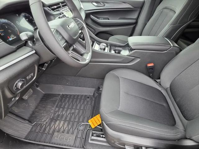 2026 Jeep Grand Cherokee L Altitude 4x2