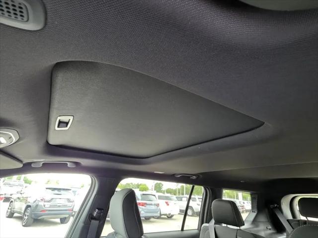 2026 Jeep Grand Cherokee L Altitude 4x2