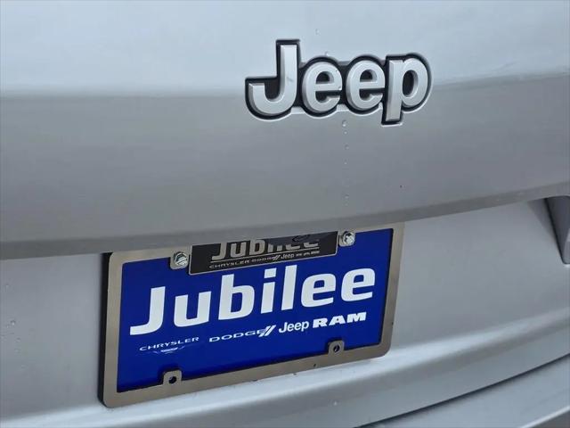 2026 Jeep Grand Cherokee L Altitude 4x2