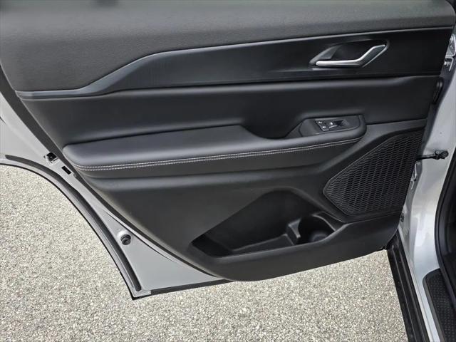 2026 Jeep Grand Cherokee L Altitude 4x2