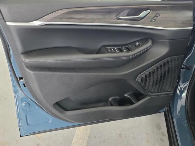 2026 Jeep Grand Cherokee Limited 4x2
