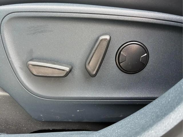 2025 Ford Maverick Lobo Standard