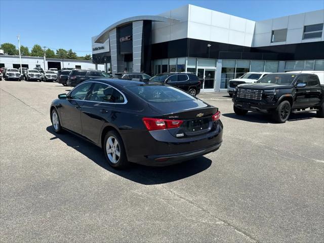 2022 Chevrolet Malibu FWD 1FL