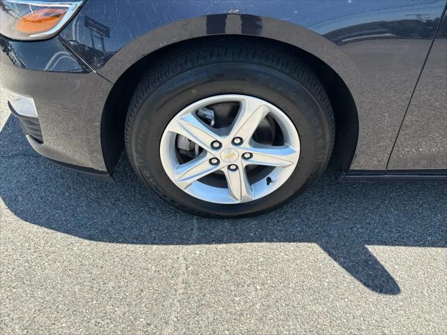 2022 Chevrolet Malibu FWD 1FL