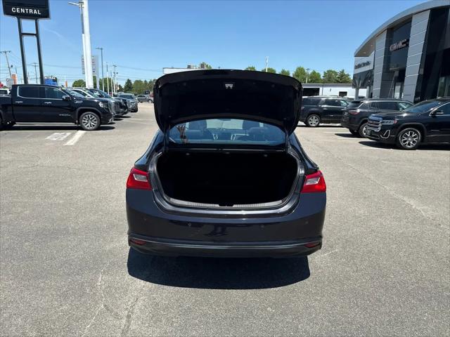 2022 Chevrolet Malibu FWD 1FL