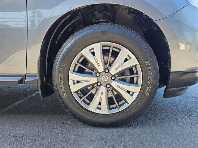 2018 Nissan Pathfinder SV
