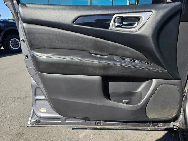 2018 Nissan Pathfinder SV