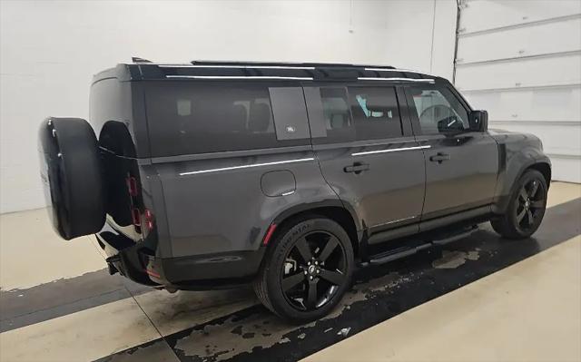 2024 Land Rover Defender 130 P400 X-Dynamic SE