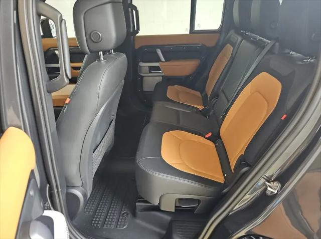 2024 Land Rover Defender 130 P400 X-Dynamic SE