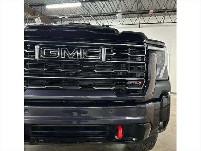 2025 GMC Sierra 2500HD 4WD Crew Cab Standard Bed AT4