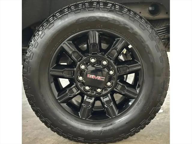 2025 GMC Sierra 2500HD 4WD Crew Cab Standard Bed AT4