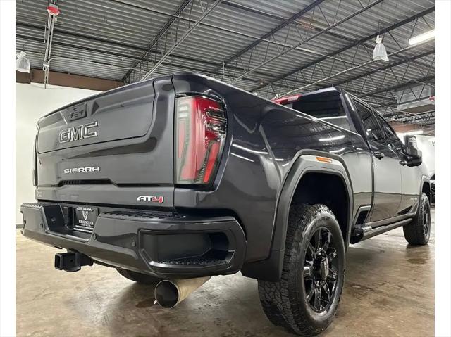 2025 GMC Sierra 2500HD 4WD Crew Cab Standard Bed AT4