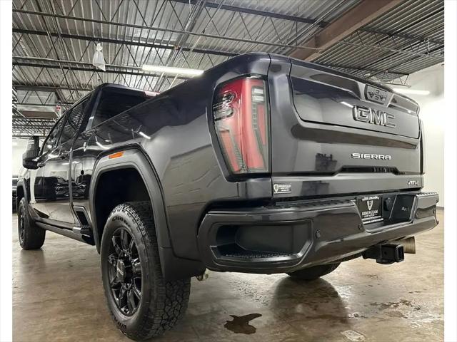 2025 GMC Sierra 2500HD 4WD Crew Cab Standard Bed AT4