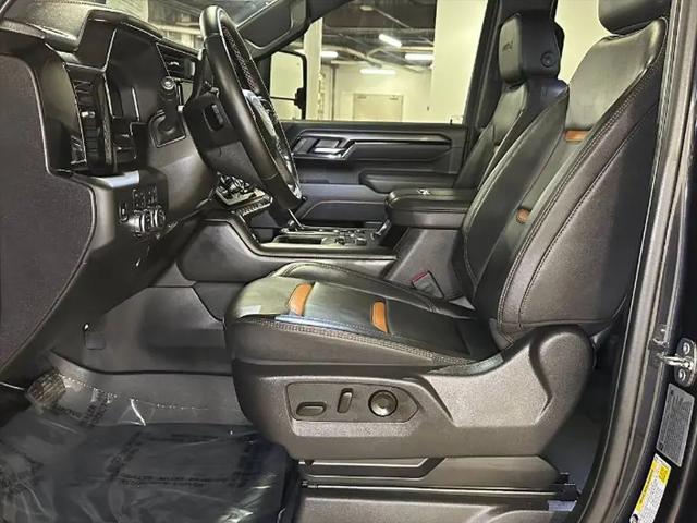 2025 GMC Sierra 2500HD 4WD Crew Cab Standard Bed AT4