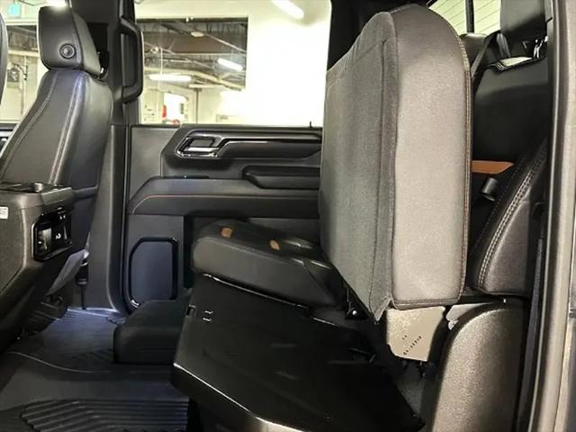 2025 GMC Sierra 2500HD 4WD Crew Cab Standard Bed AT4