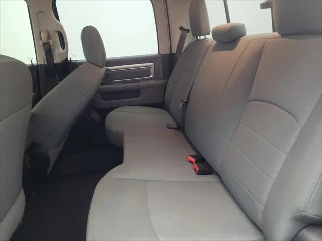 2019 Ram 1500 Classic SLT Crew Cab 4x2 6'4" Box