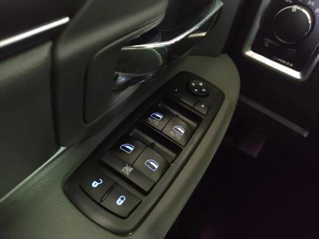 2019 Ram 1500 Classic SLT Crew Cab 4x2 6'4" Box